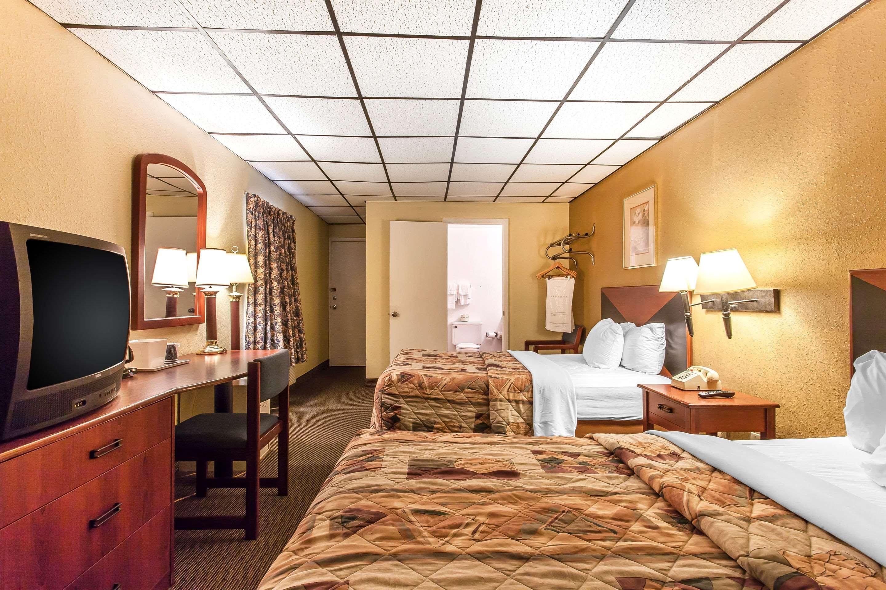 Rodeway Inn North Sandusky Exterior photo