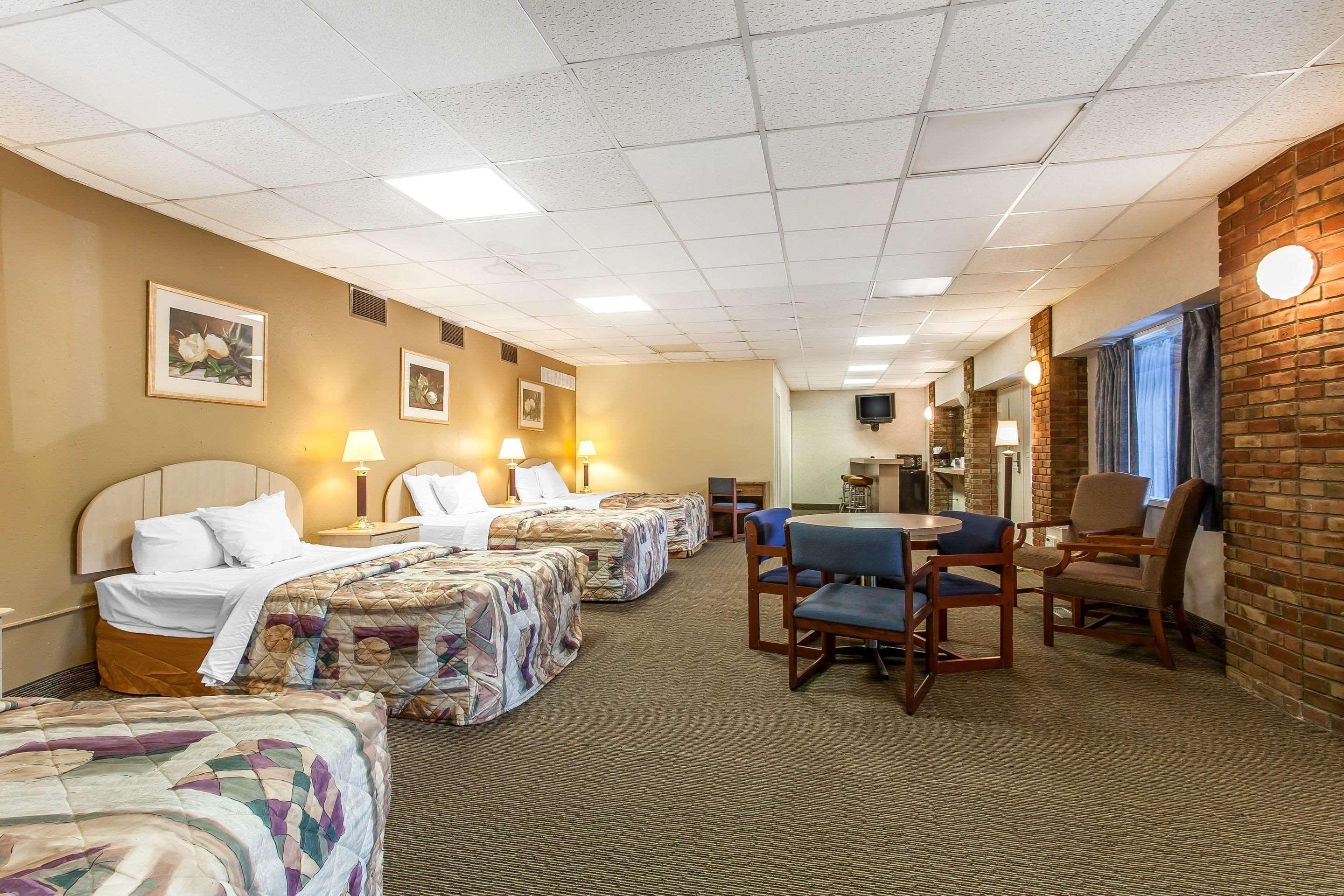 Rodeway Inn North Sandusky Exterior photo