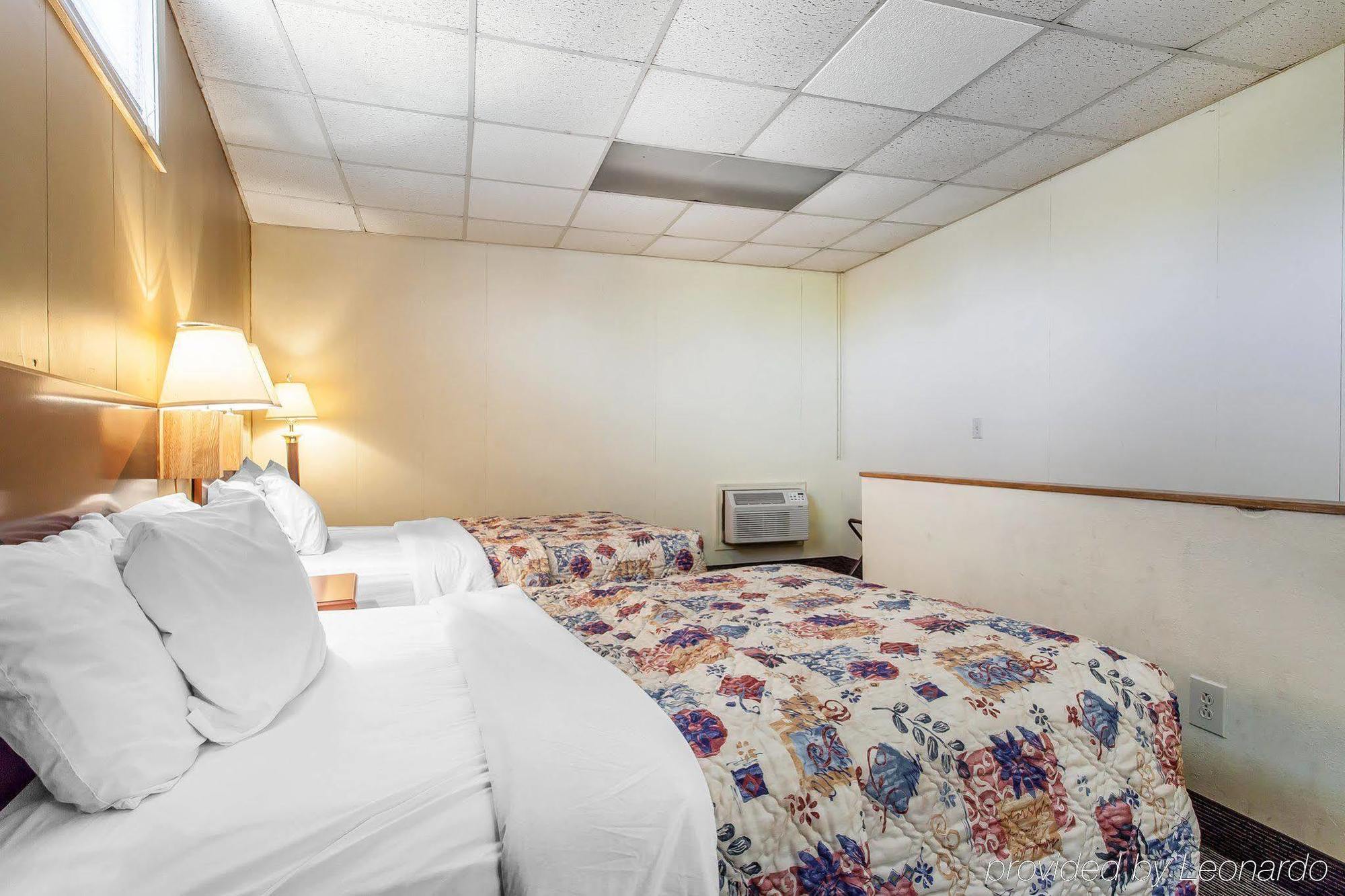 Rodeway Inn North Sandusky Exterior photo